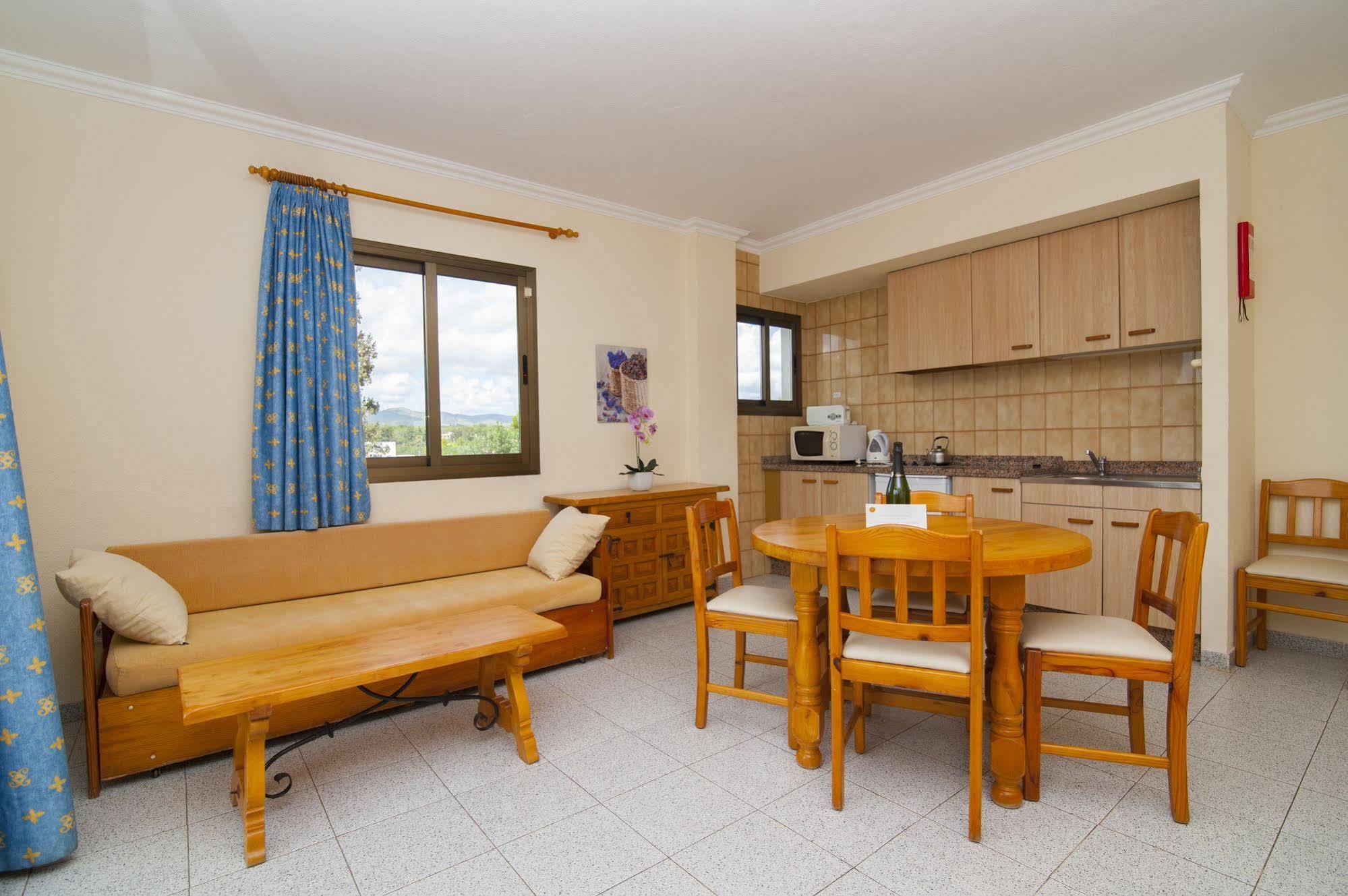 Casa Luis Apartments Santa Eularia des Riu Esterno foto