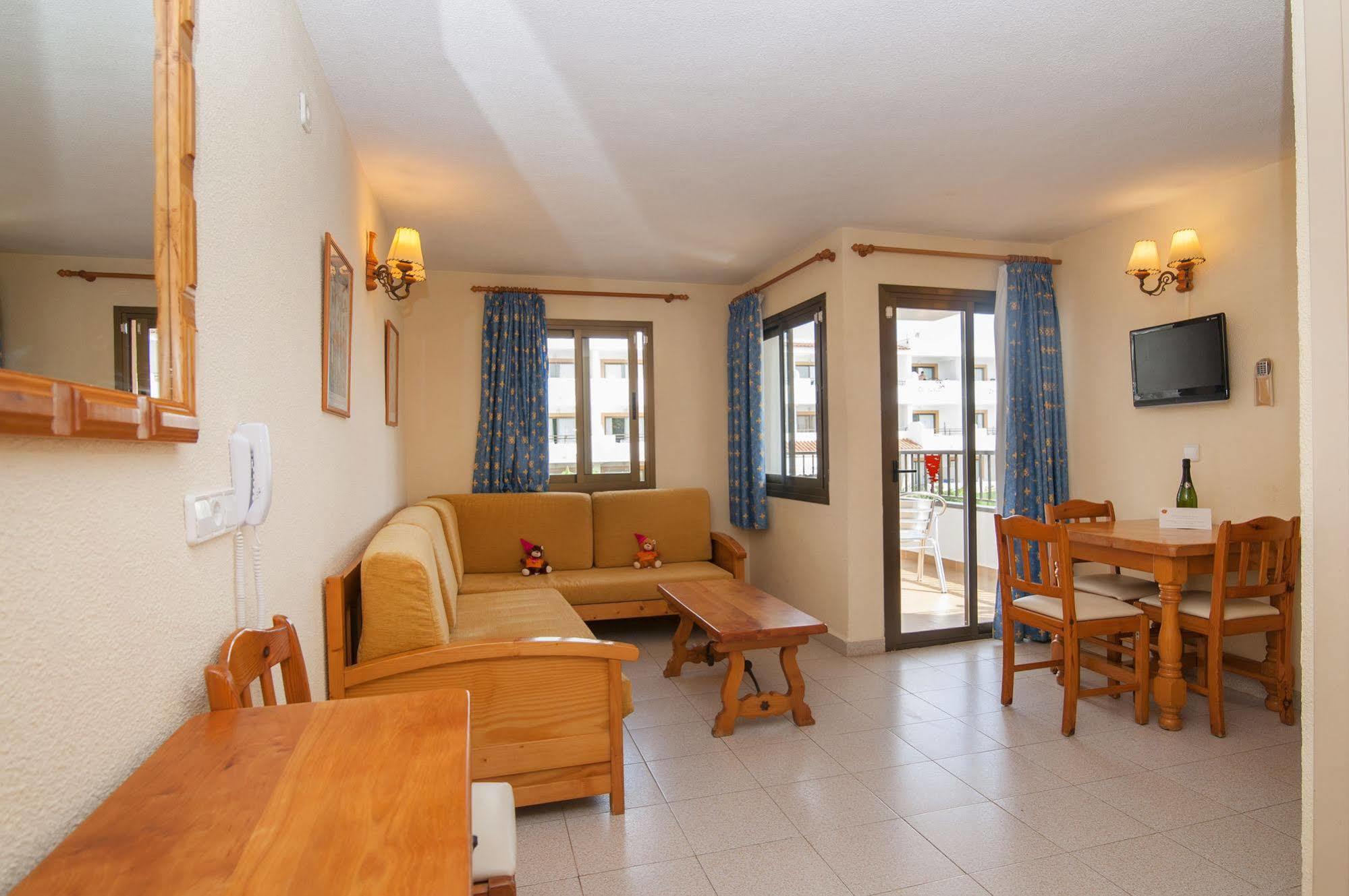 Casa Luis Apartments Santa Eularia des Riu Esterno foto