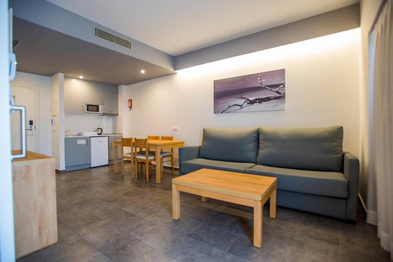 Casa Luis Apartments Santa Eularia des Riu Esterno foto